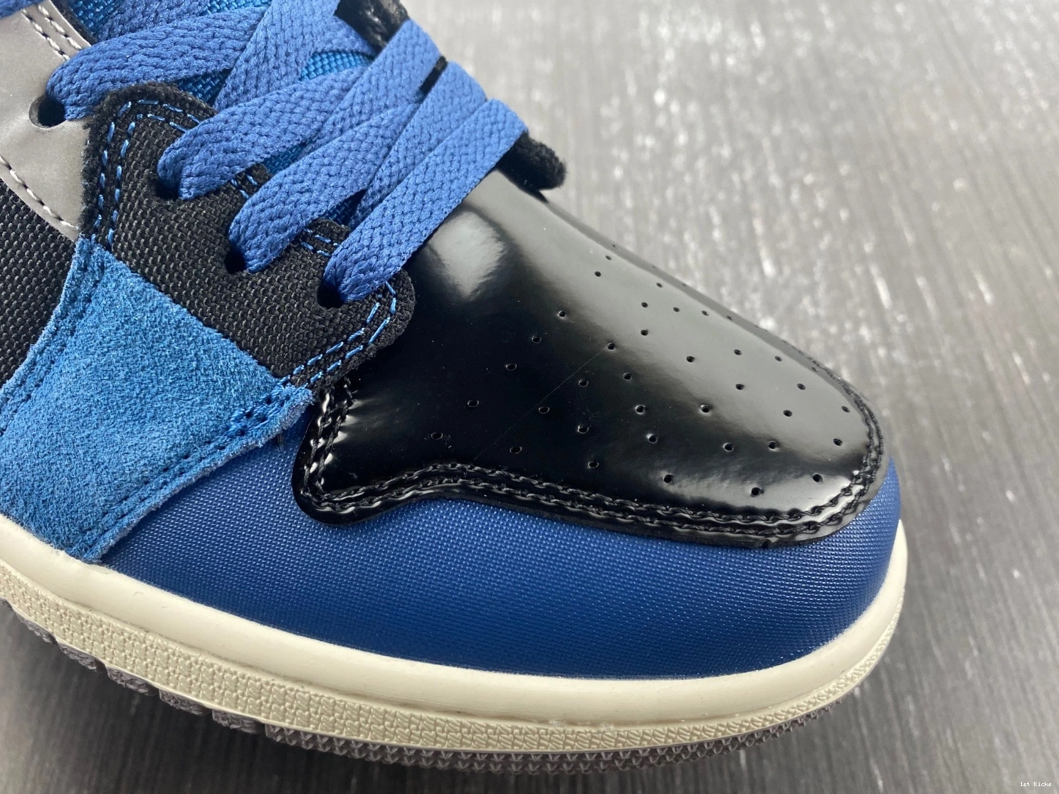 DR8867-400 Jordan Air Navy 1 Low Craft 0412